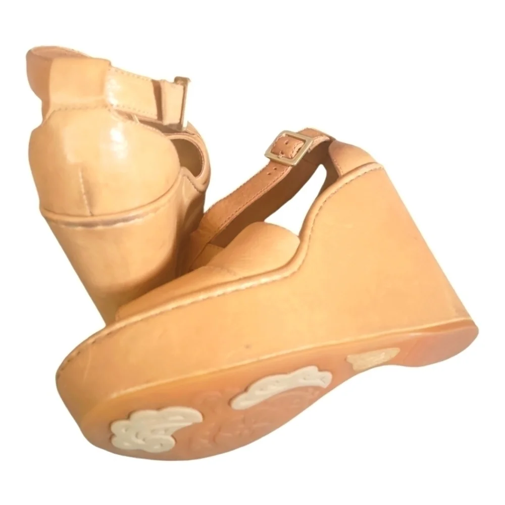 Crown by Born Women's Leather Nude Chelsea Wedge Buckle Closure Sandals Sz 7/38